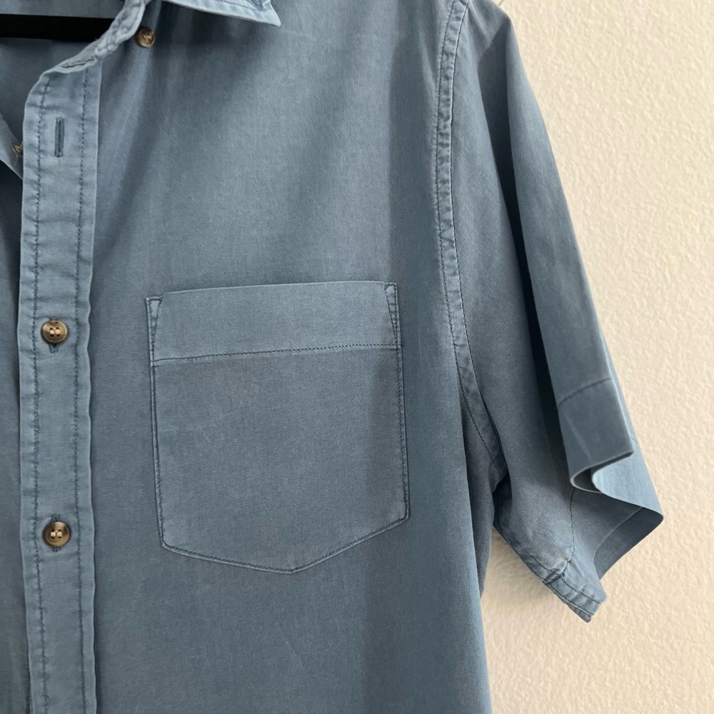 Banana Republic Light Blue Casual Button Down Shirt - Picture 3 of 12